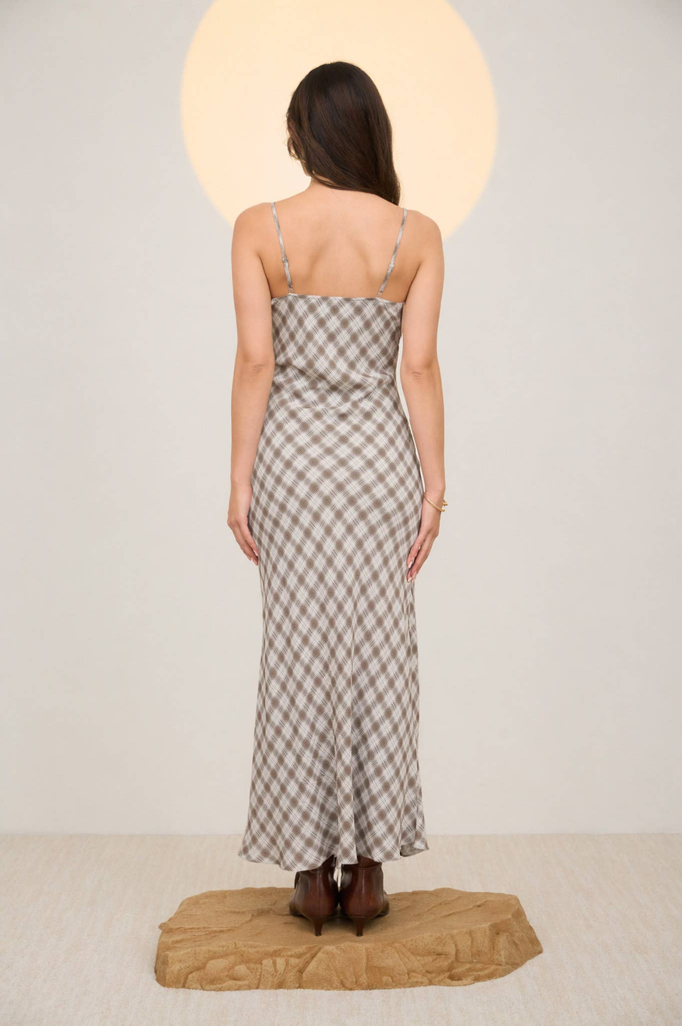 PLAID SPAGHETTI STRAP MIDI DRESS : LIGHT KHAKI MULTI